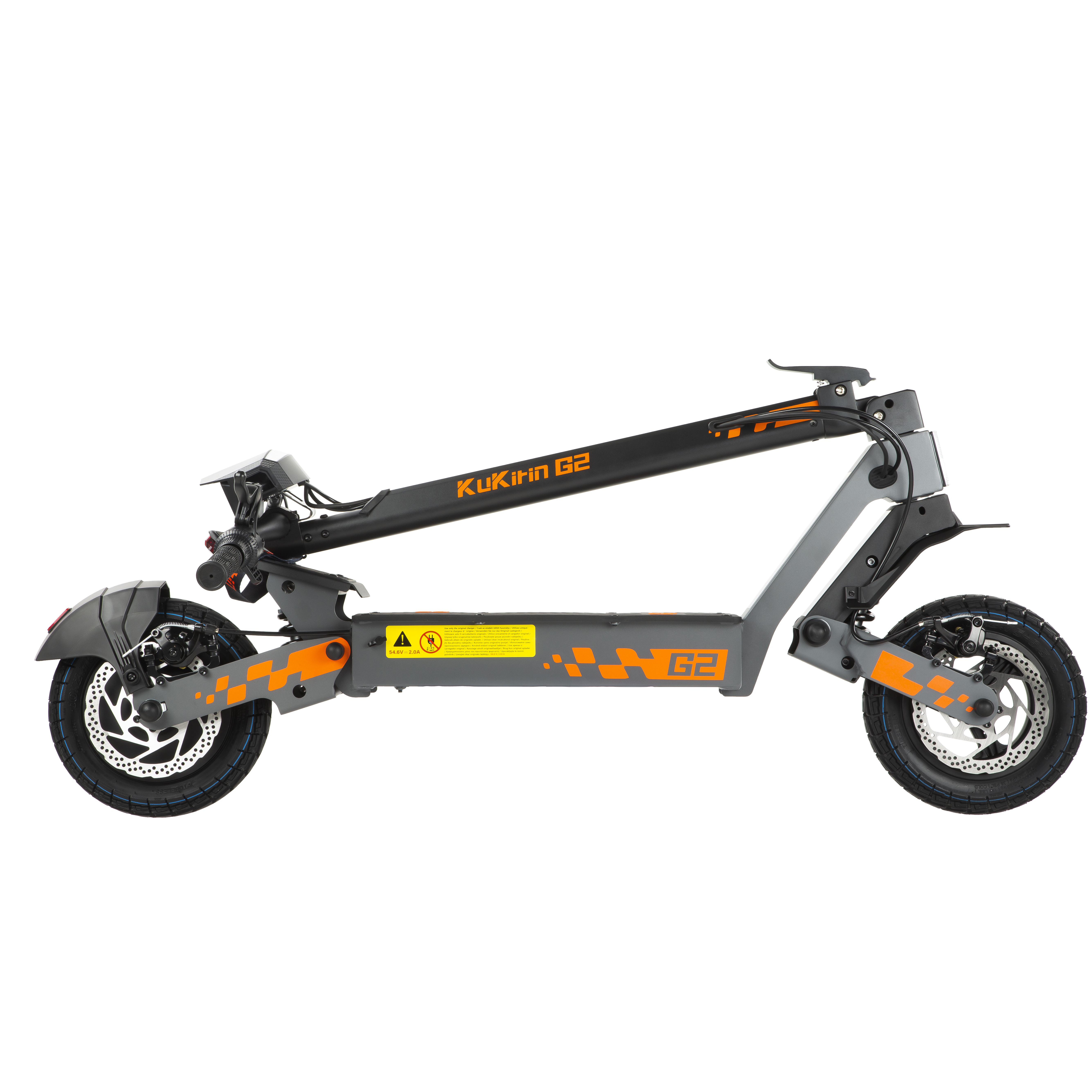 Grauer E-Scooter mit orangefarbenen Akzenten, zusammengeklappt, auf weißem Hintergrund.