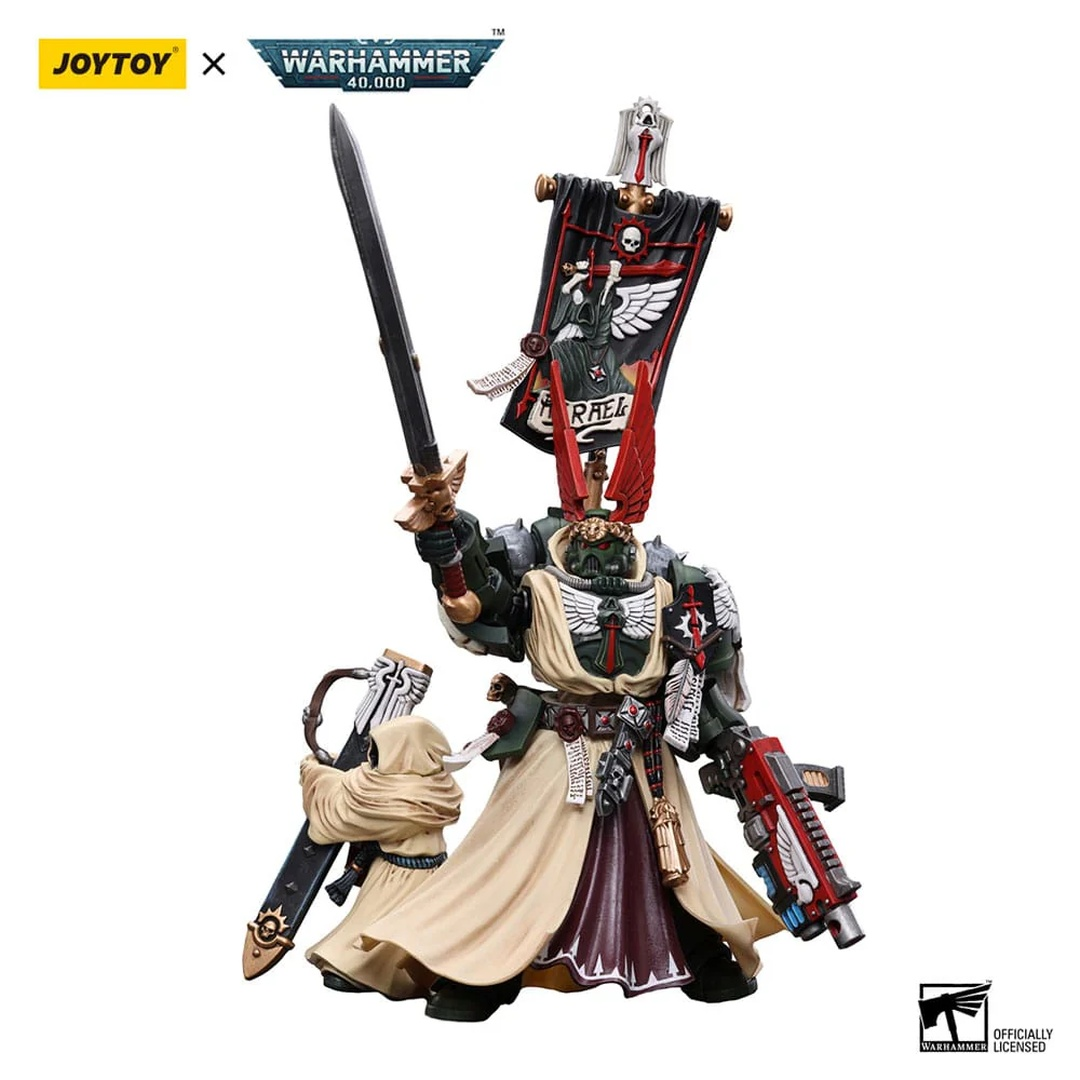Figurka Warhammer 40k: Mroczny Anioł z mieczem, sztandarem i pistoletem plazmowym.