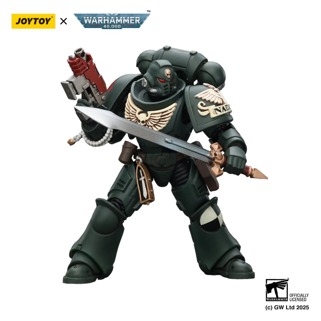 Ciemnozielona figurka akcji Warhammer 40k z mieczem i pistoletem.