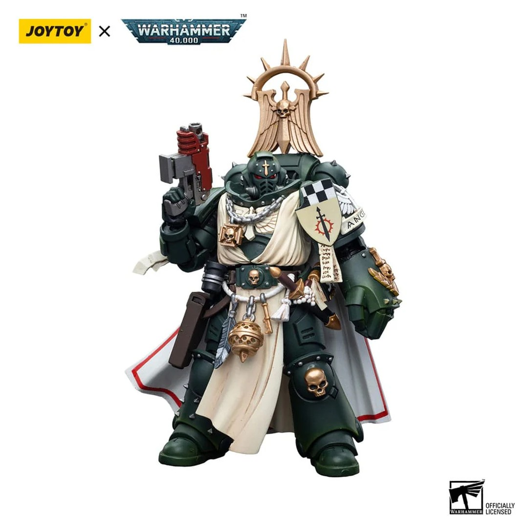 Zielona figurka akcji Warhammer 40k z hełmem i bronią, nosząca białą szatę.