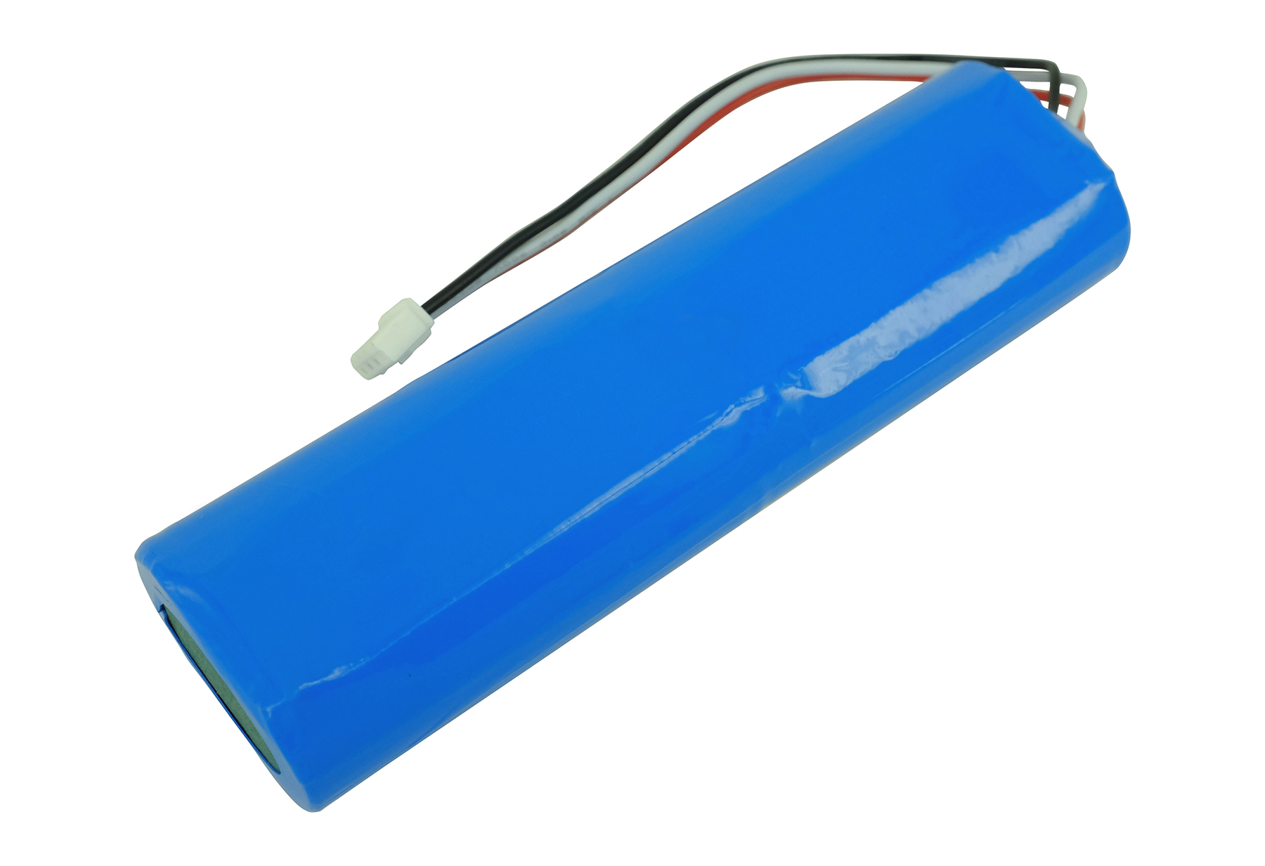 Ein blaues Akkupack mit drei Drähten und einem weißen Stecker.