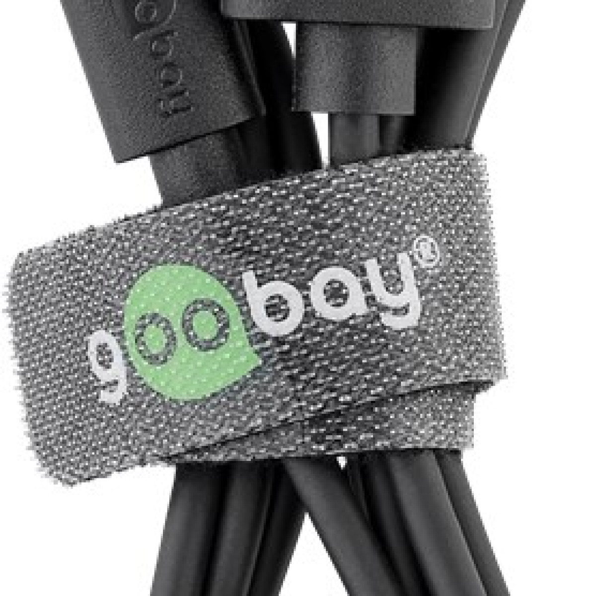 Graues Klettband mit "goobay" Logo bündelt schwarze Kabel.