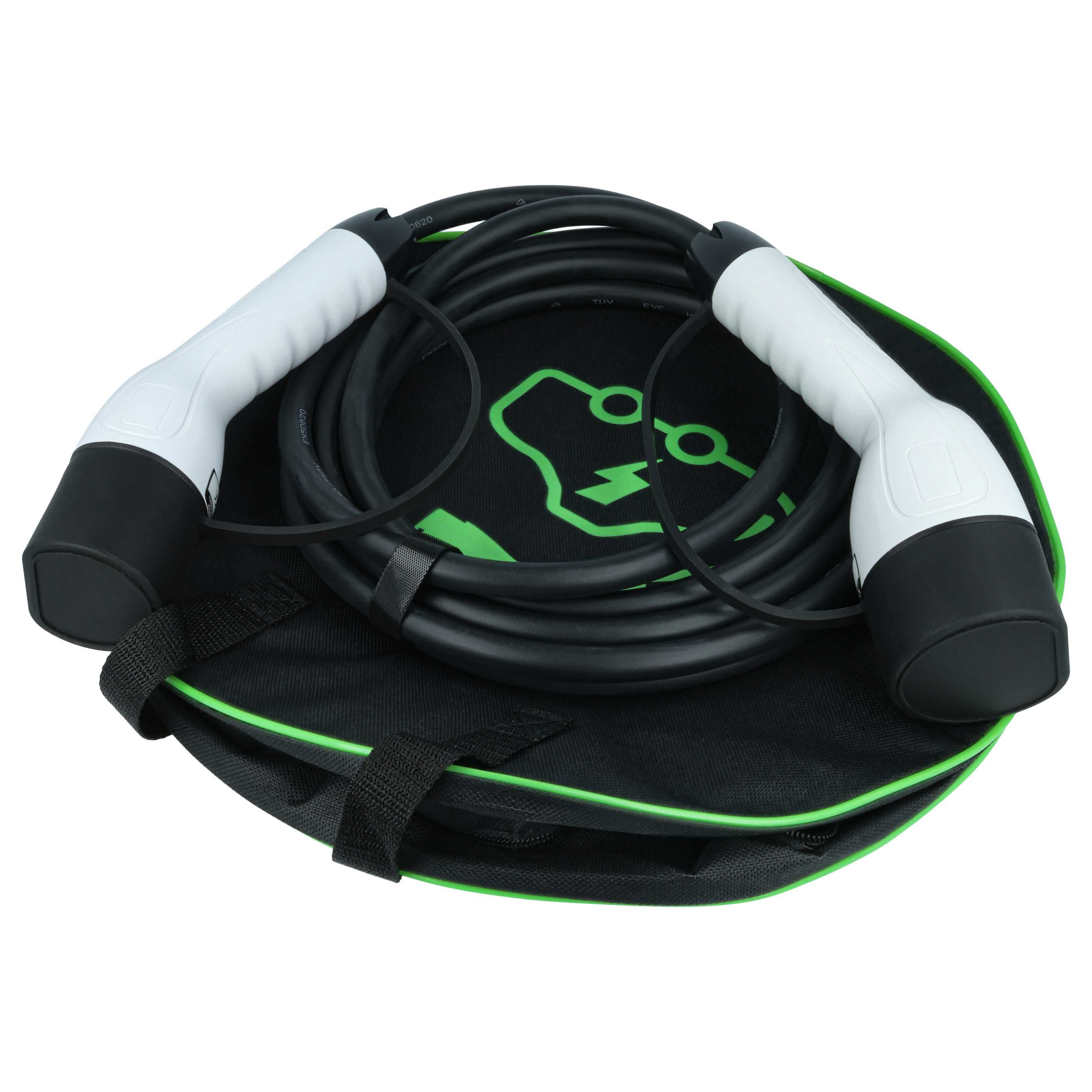 Ein schwarzes Ladekabel mit weiß-schwarzen Steckern liegt in einer schwarzen Tasche mit grünem Rand.