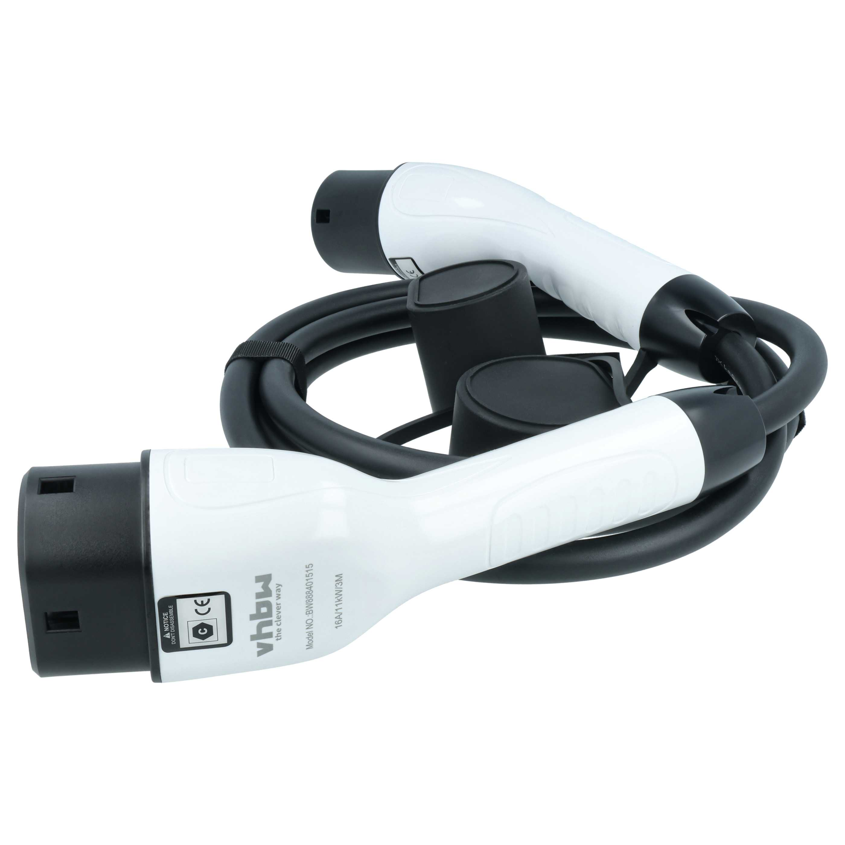 Ein weißes und schwarzes Ladekabel mit zwei Steckern, auf weißem Hintergrund.