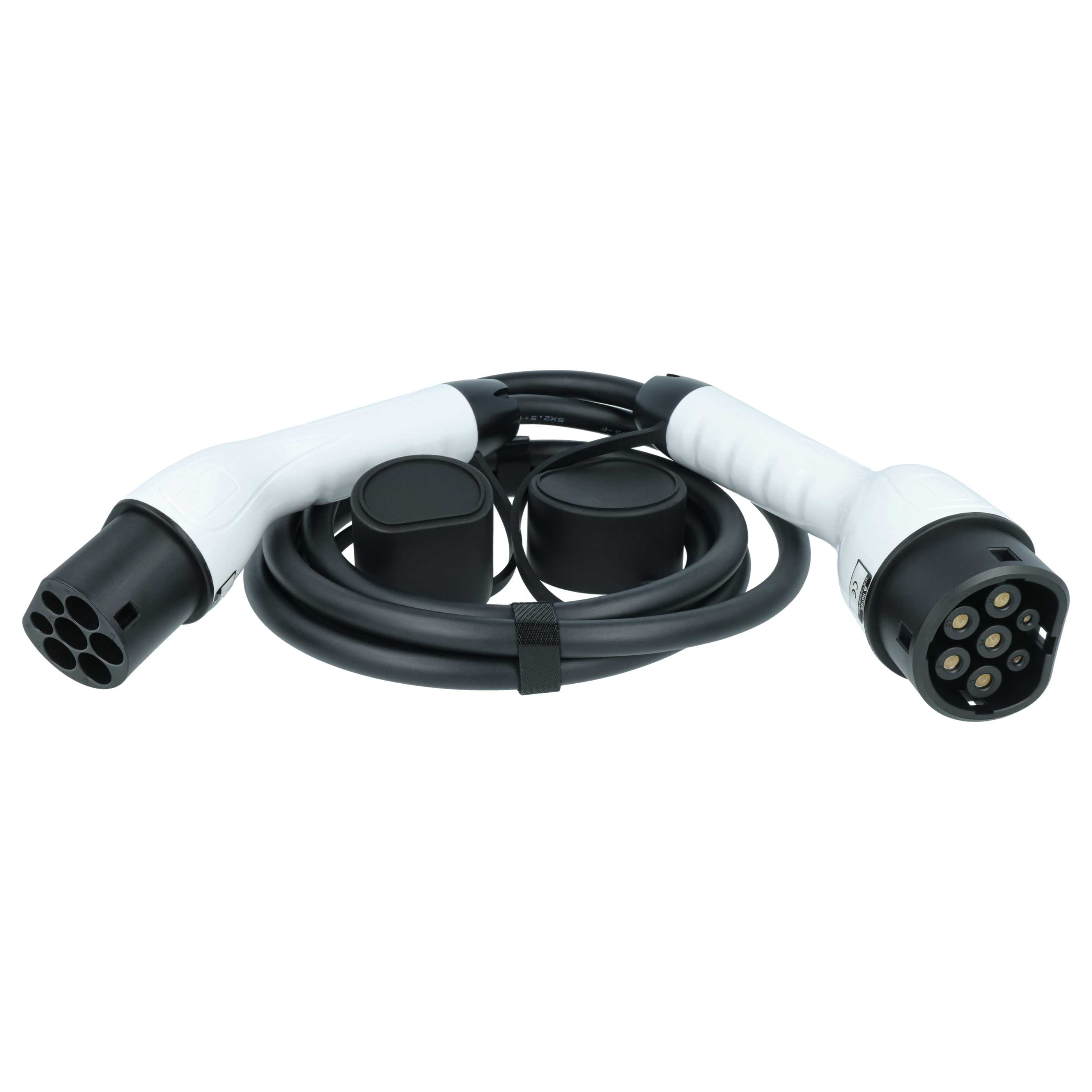 Ein schwarzes Ladekabel mit weißen Steckern und Schutzkappen.