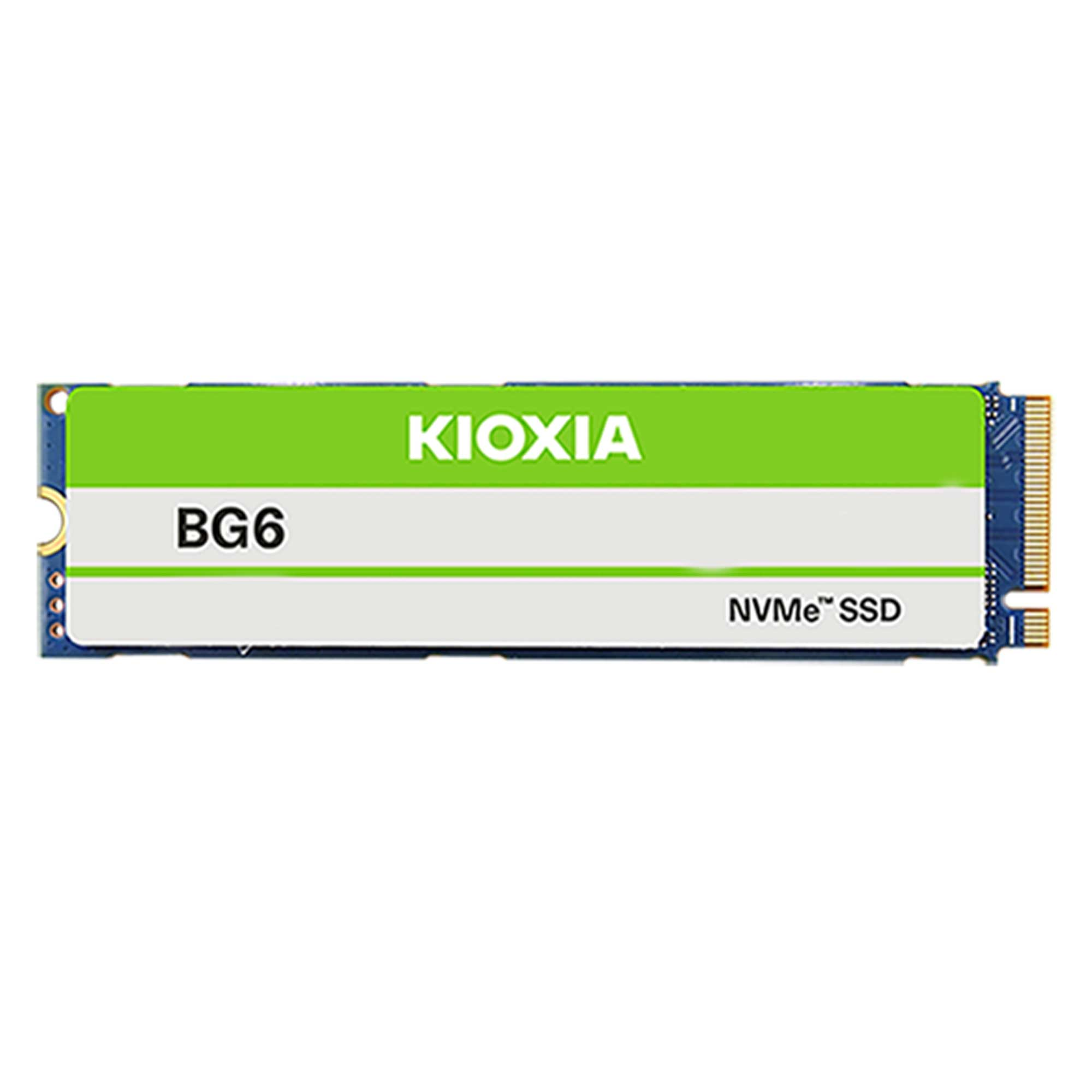 Kioxia BG6 NVMe SSD, devre kartı üzerinde yeşil ve beyaz etiket.