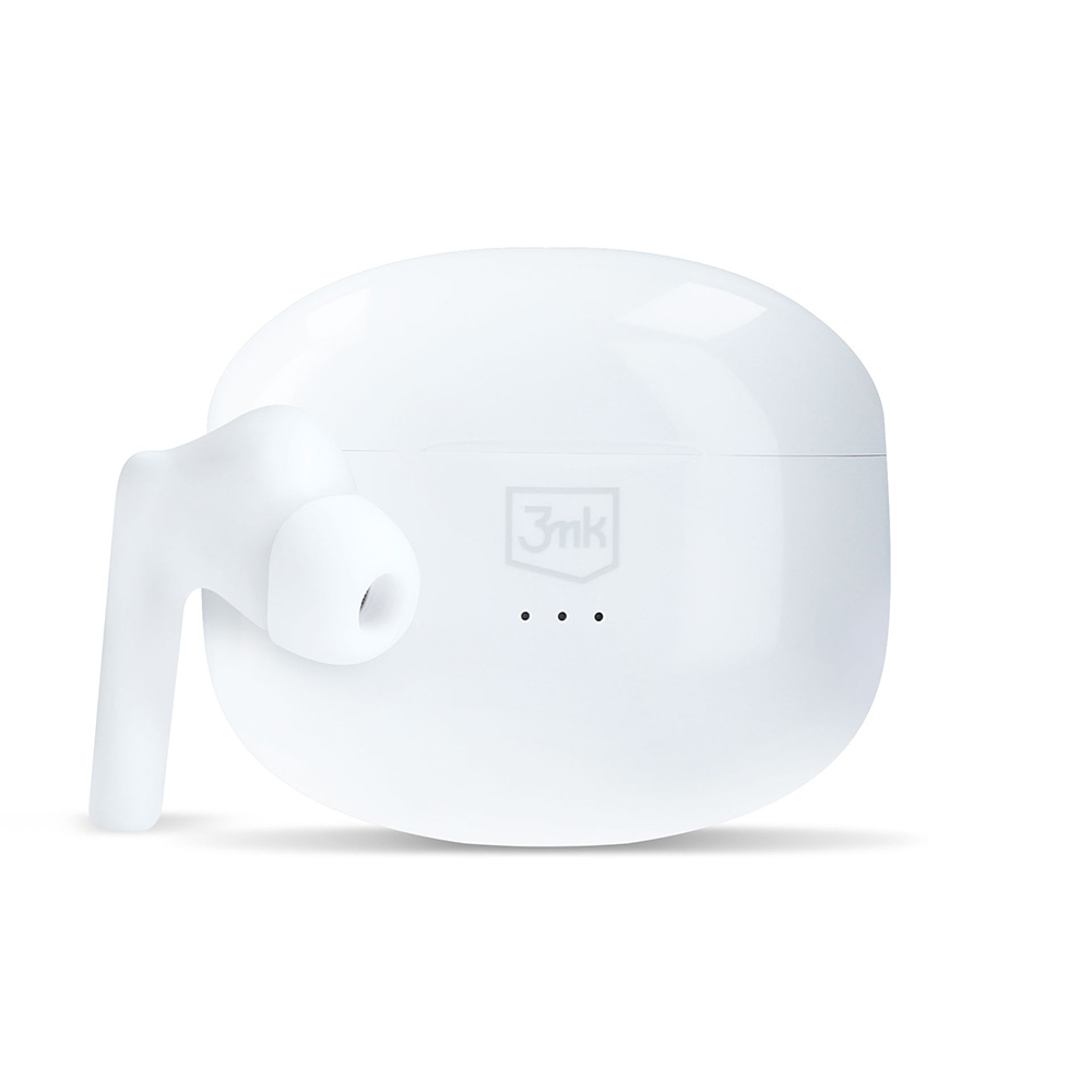 Un auricolare wireless bianco con custodia di ricarica, isolato su sfondo bianco.