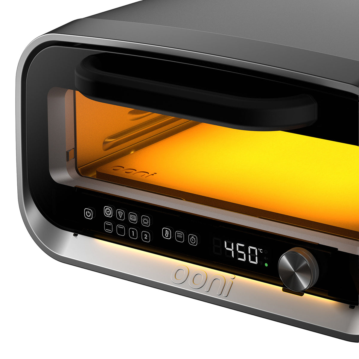 Primo piano di un moderno forno nero con porta in vetro, che mostra 450°F su uno schermo digitale.