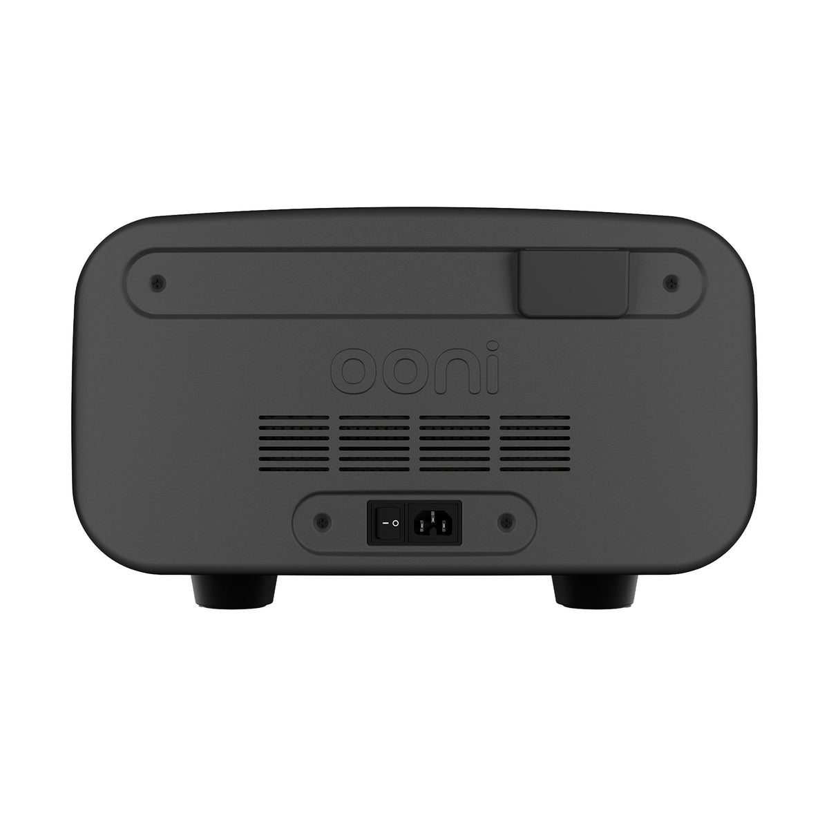 Forno Ooni nero con prese d'aria, interruttore e connessione.