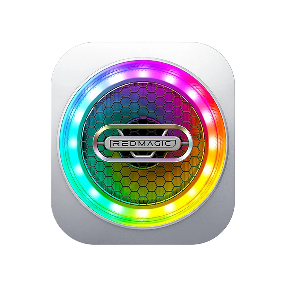 Srebrne urządzenie z okrągłą kratką wentylatora i oświetleniem RGB.