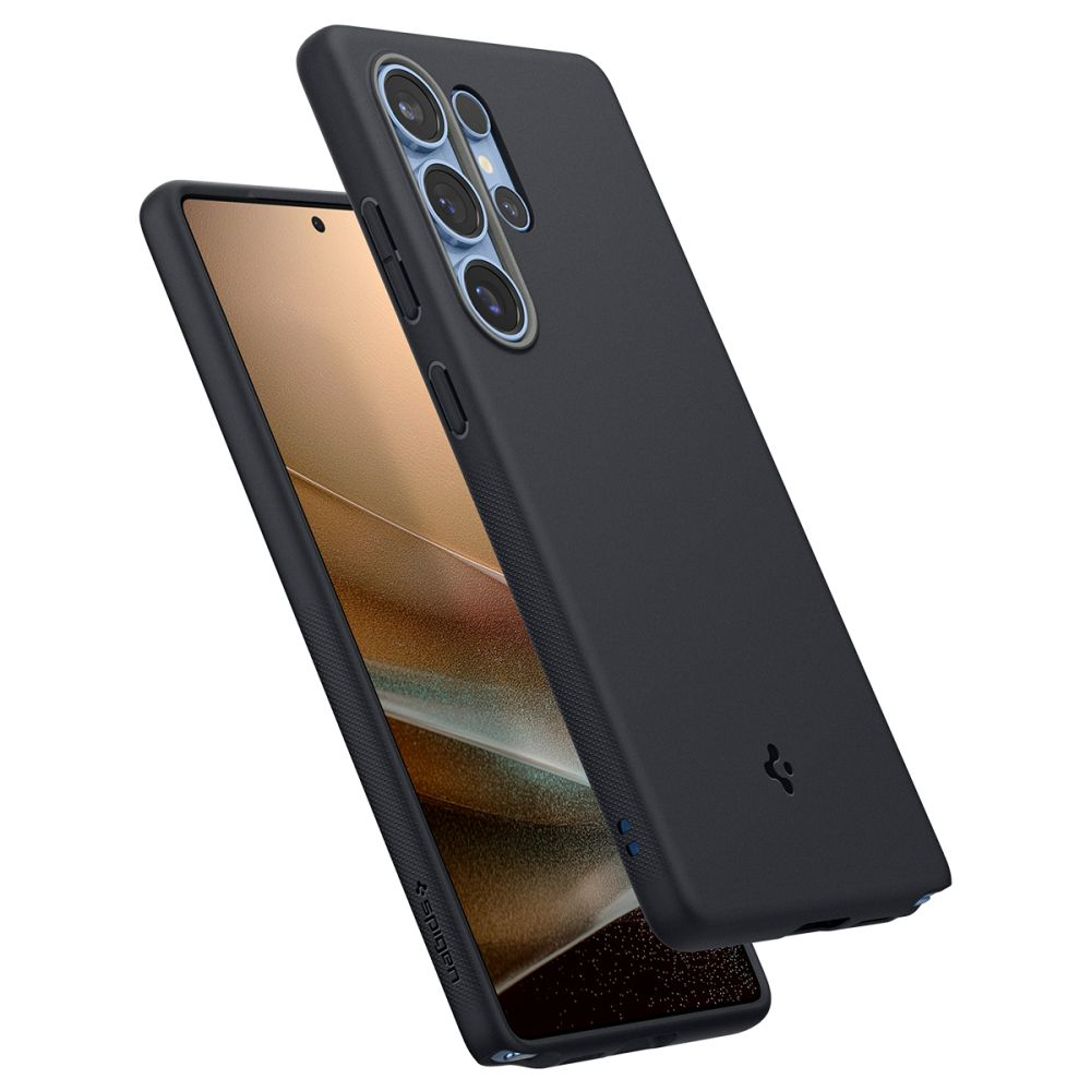 Dunkelgraues Handy mit schwarzer Hülle und Kameramodul.