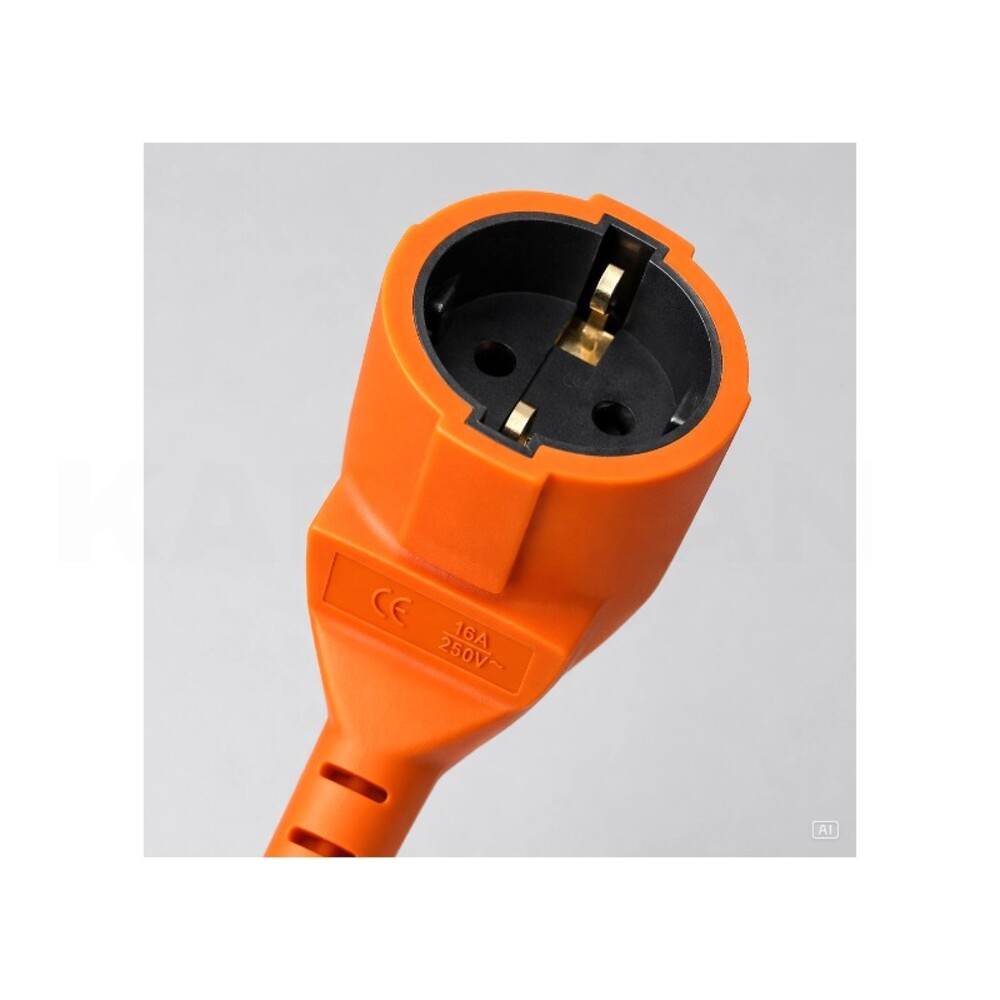 Adaptador naranja con marcas CE y 16A 250V.