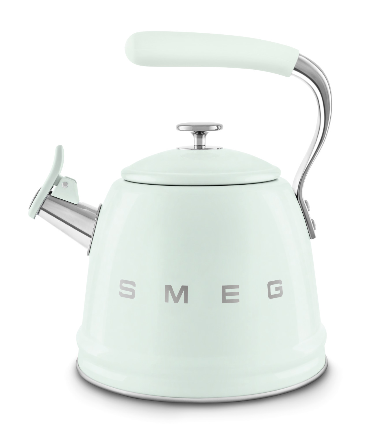 Ein hellgrüner Smeg-Wasserkocher mit silbernem Griff und Deckel steht auf weißem Hintergrund.