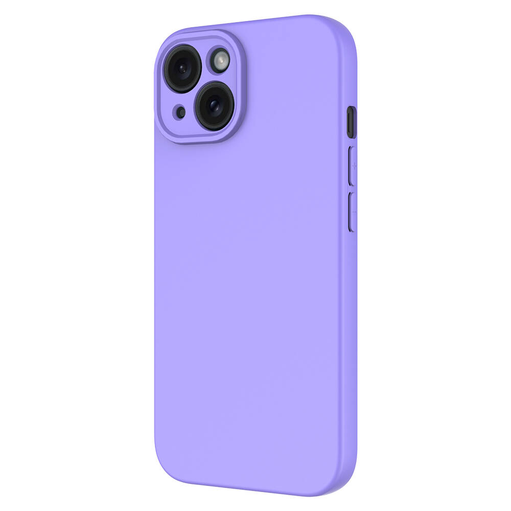 Üç lensli ve flaşlı kamera çıkıntısına sahip mor bir iPhone kılıfı.