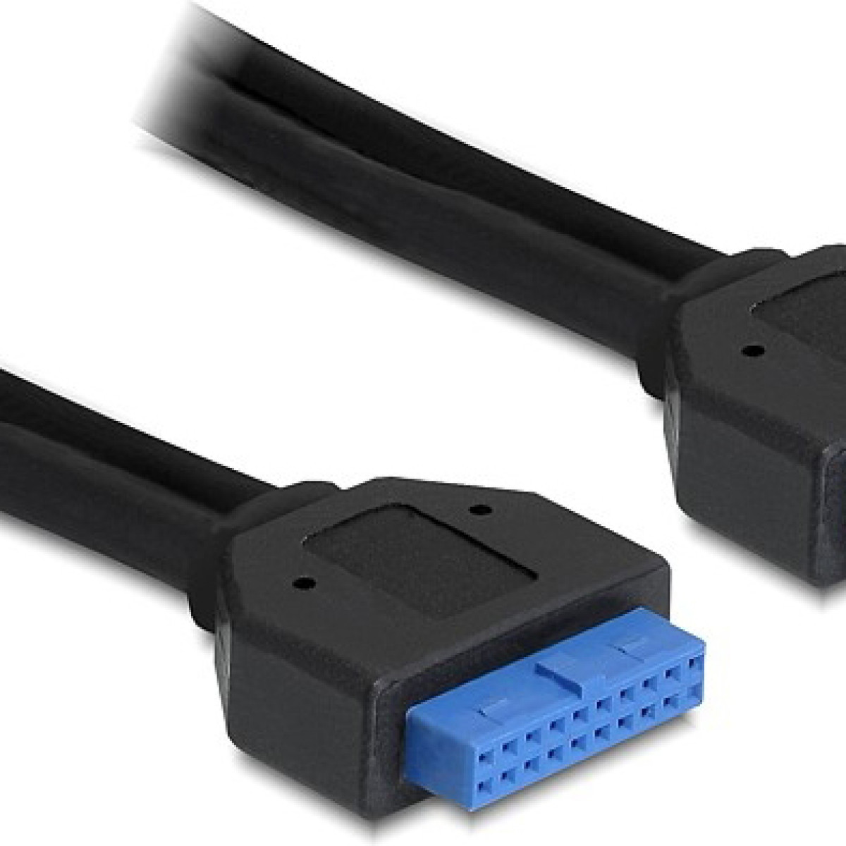 Cavo nero con connettore blu a 19 pin, primo piano.