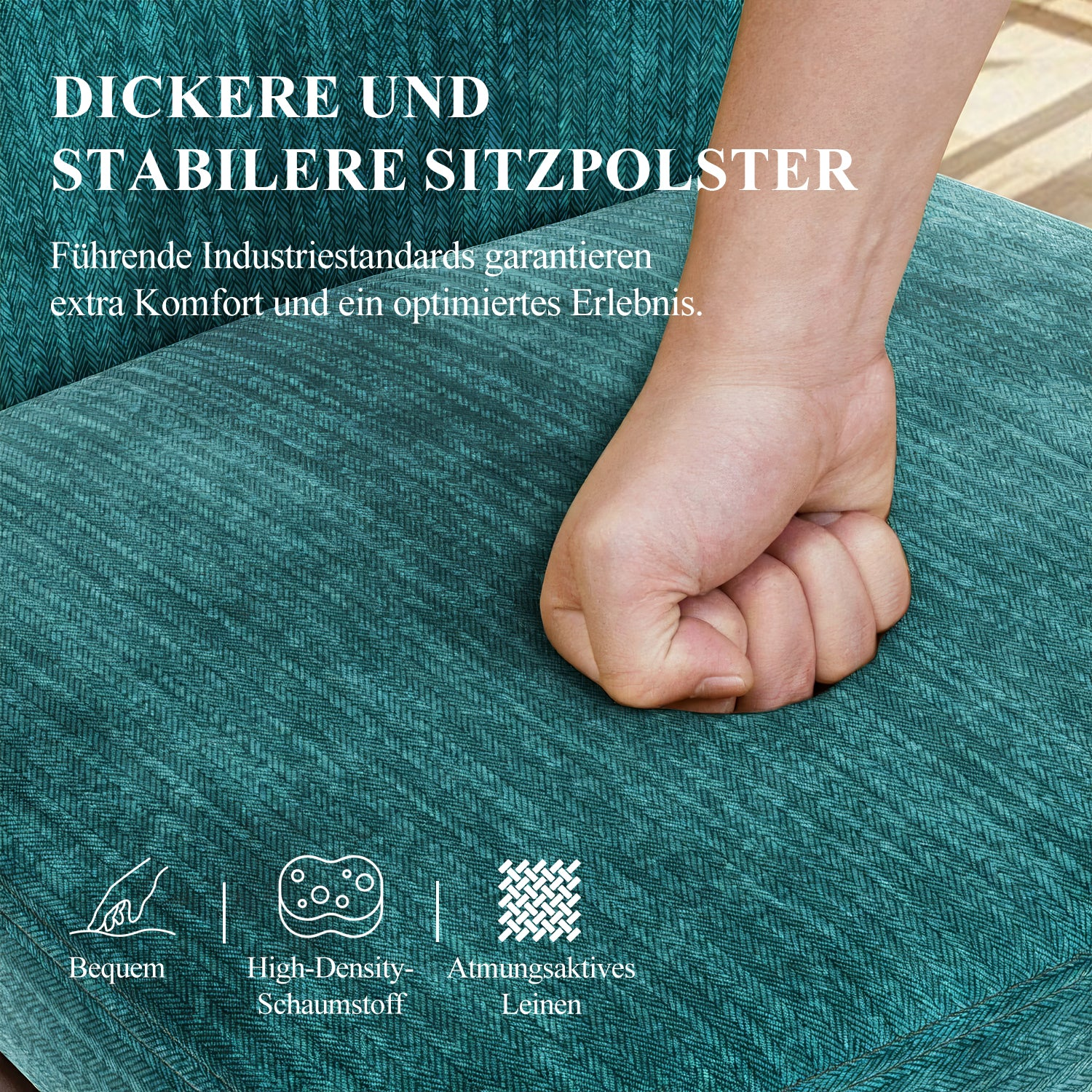 Hand drückt auf dickes, stabiles, atmungsaktives Sitzpolster aus Leinen und Schaumstoff.