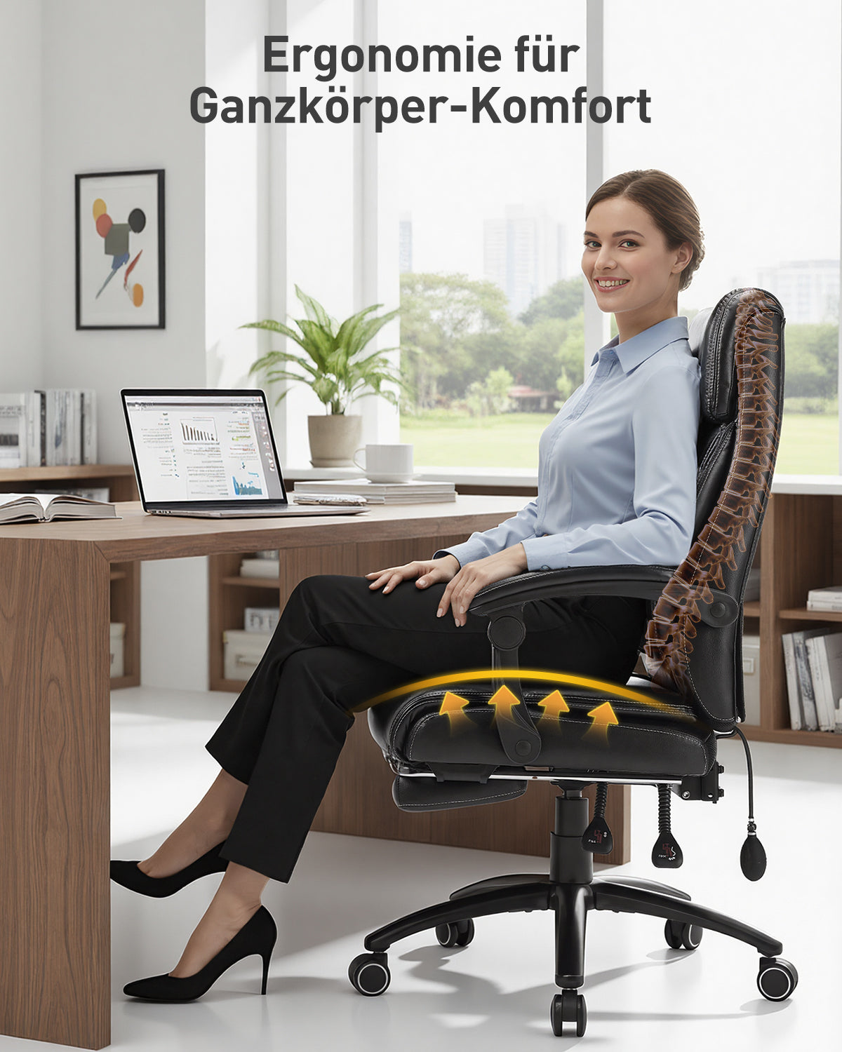 Frau sitzt in einem schwarzen Bürostuhl mit ergonomischer Rückenunterstützung und Lendenwirbelstütze.