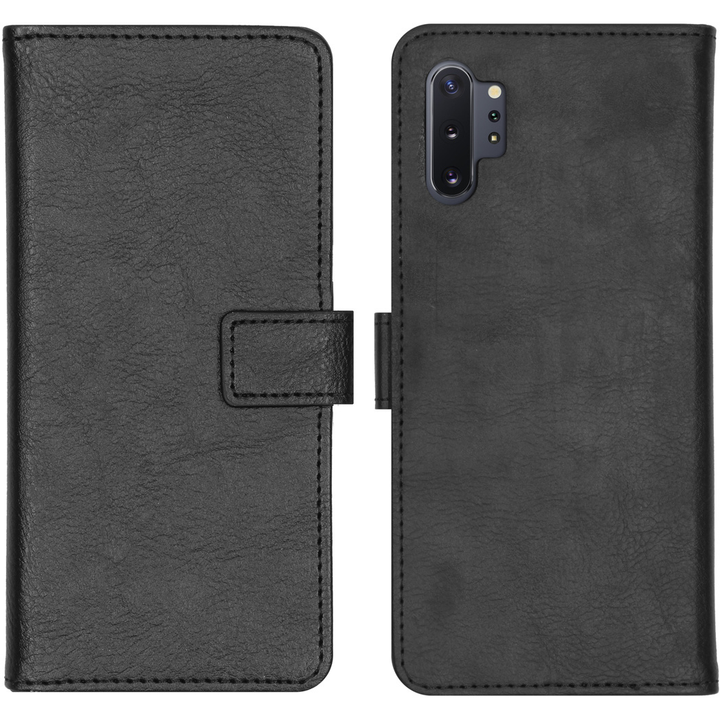 Étui de téléphone à rabat en cuir noir avec découpe pour appareil photo.