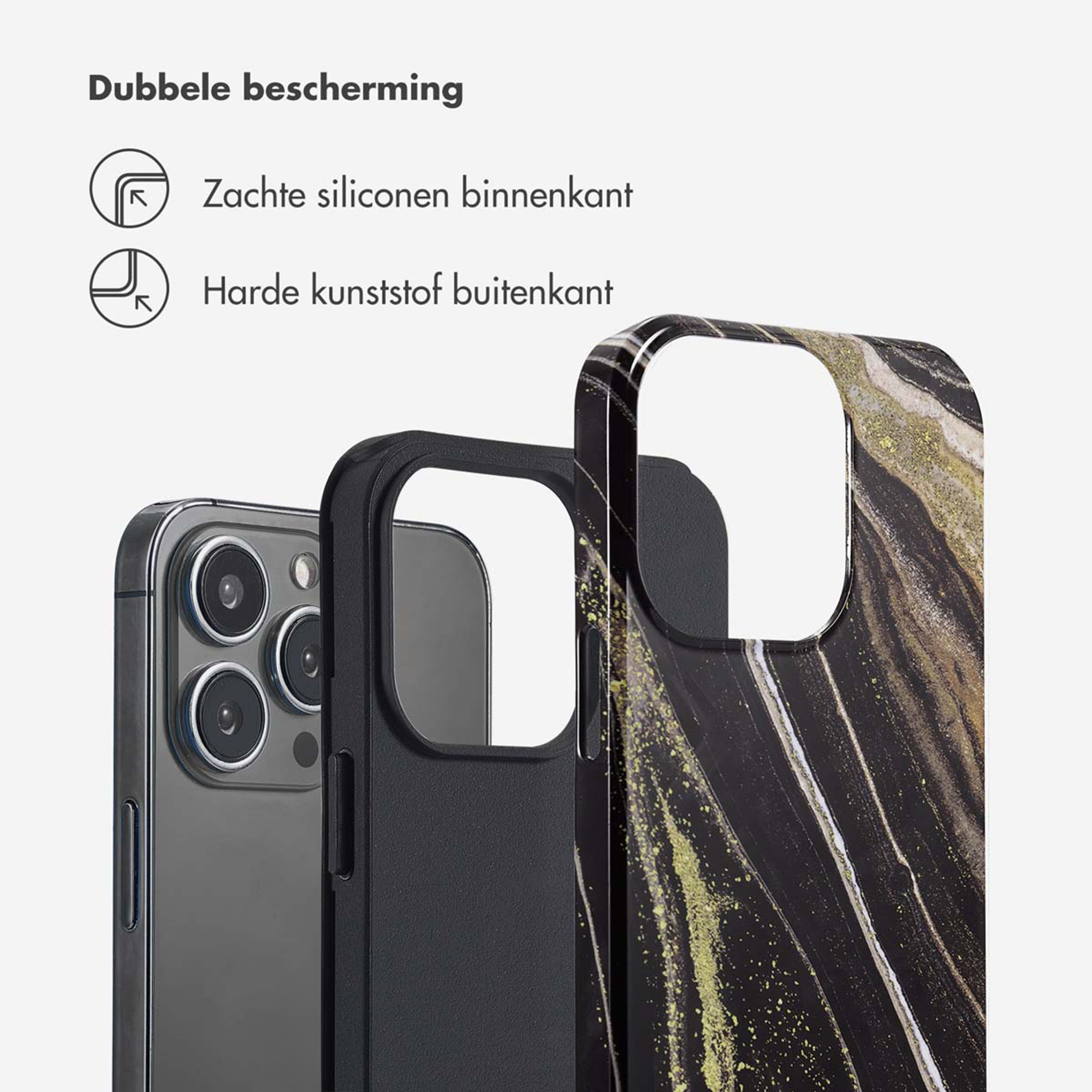 Un iPhone avec une coque à motif marbre noir et une coque transparente à côté.