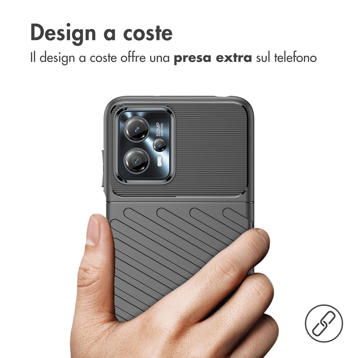Coque de téléphone grise texturée et appareil photo 50MP. Main tenant la coque.