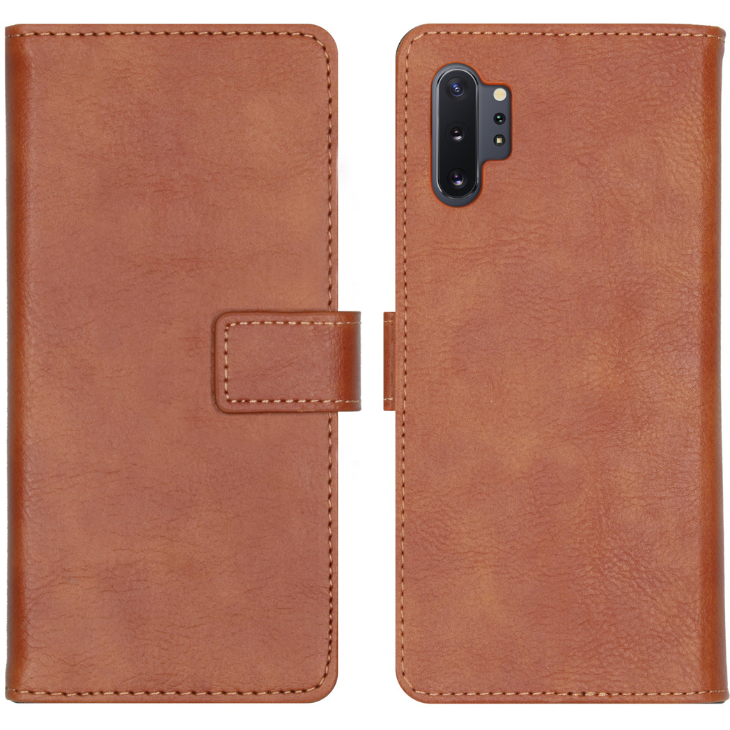 Étui de téléphone à rabat marron aspect cuir avec découpe caméra et fermeture magnétique.
