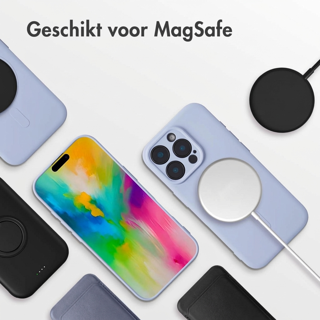 Deux iPhones dans des coques violettes avec chargeurs MagSafe et trois coques.