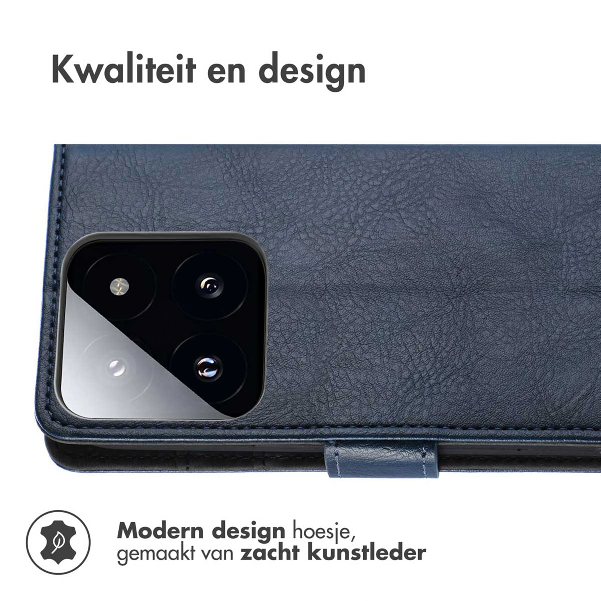 Donkerblauwe kunstlederen hoes met cameralens en tekst.
