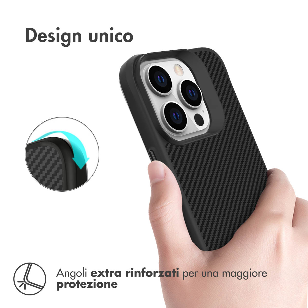 Zwarte telefoonhoes met koolstofvezelpatroon, vastgehouden door een hand.