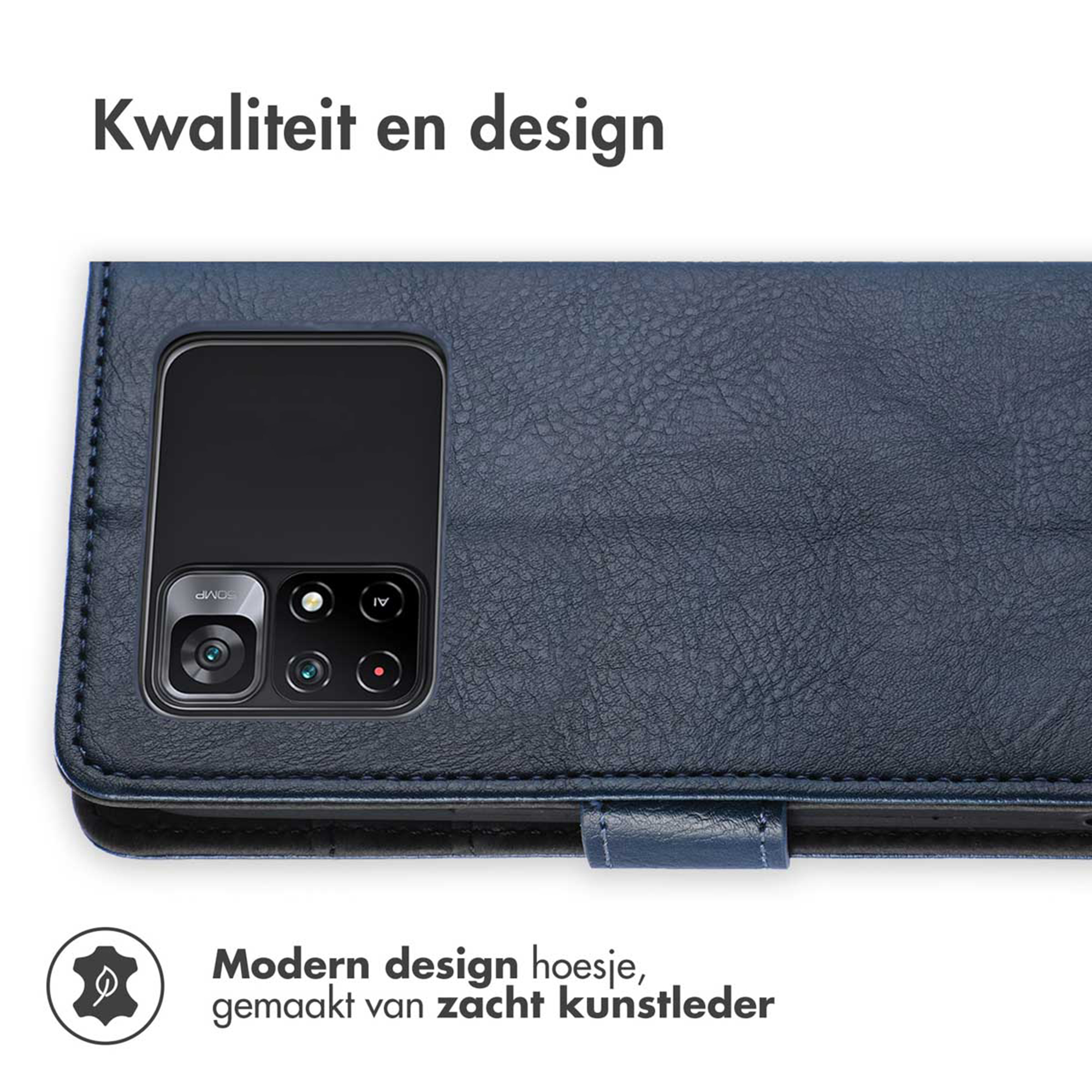 Coque de téléphone bleu foncé avec découpe caméra et texture.