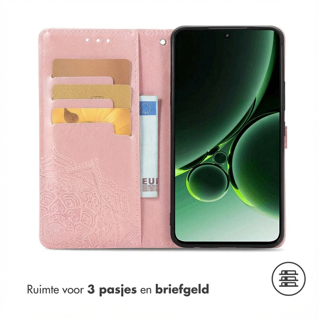Roze telefoonhoes met kaartsleuven en geldvak, toont een smartphone.