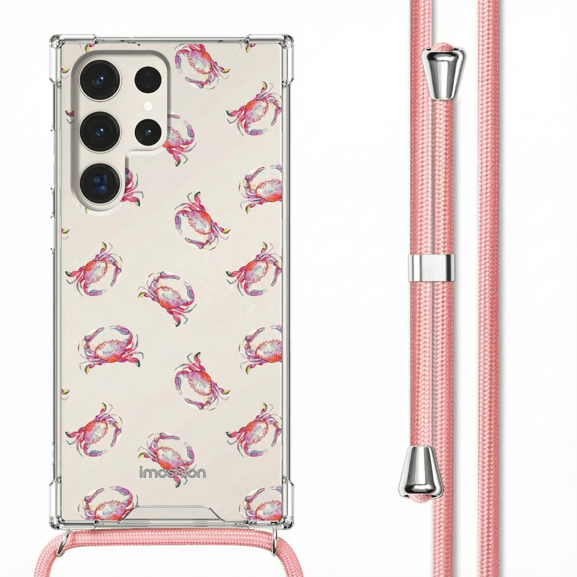 Een hoesje met krabbenpatroon, naast een roze koord met zilveren accenten.