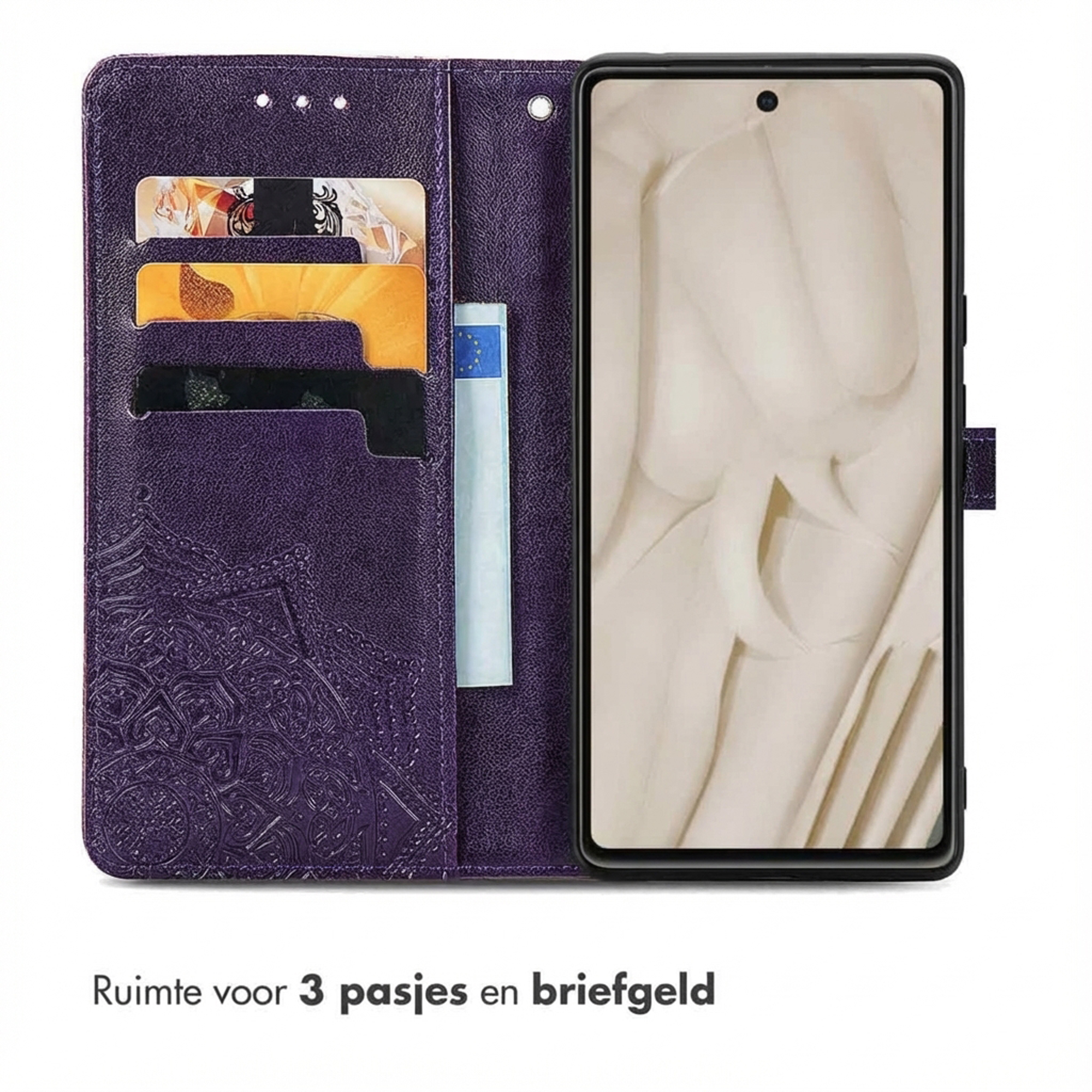 Lila Handyhülle mit Kartenfächern und einer Nahaufnahme des Bildschirms.
