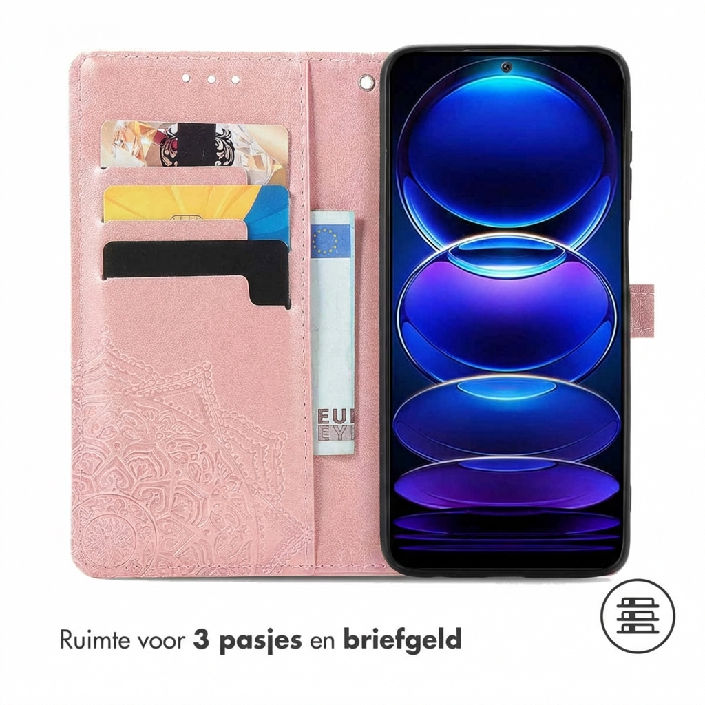 Étui de téléphone rose avec fentes pour cartes et billet. Le téléphone affiche un fond bleu.