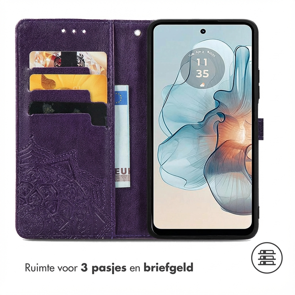 Étui de téléphone violet avec fentes pour cartes et billet, montre smartphone avec heure.