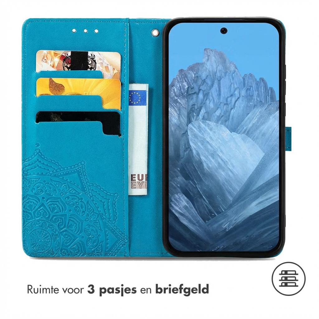 Turquoise telefoonhoes met kaartsleuven, mandala-reliëf en telefoon met ijzige achtergrond.