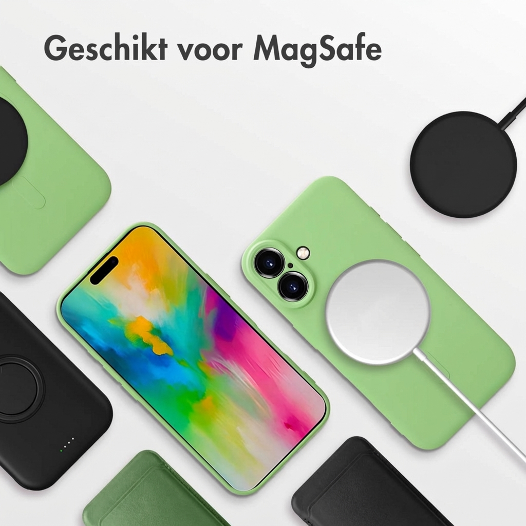 Coques de téléphone vertes et chargeurs MagSafe sur fond blanc.