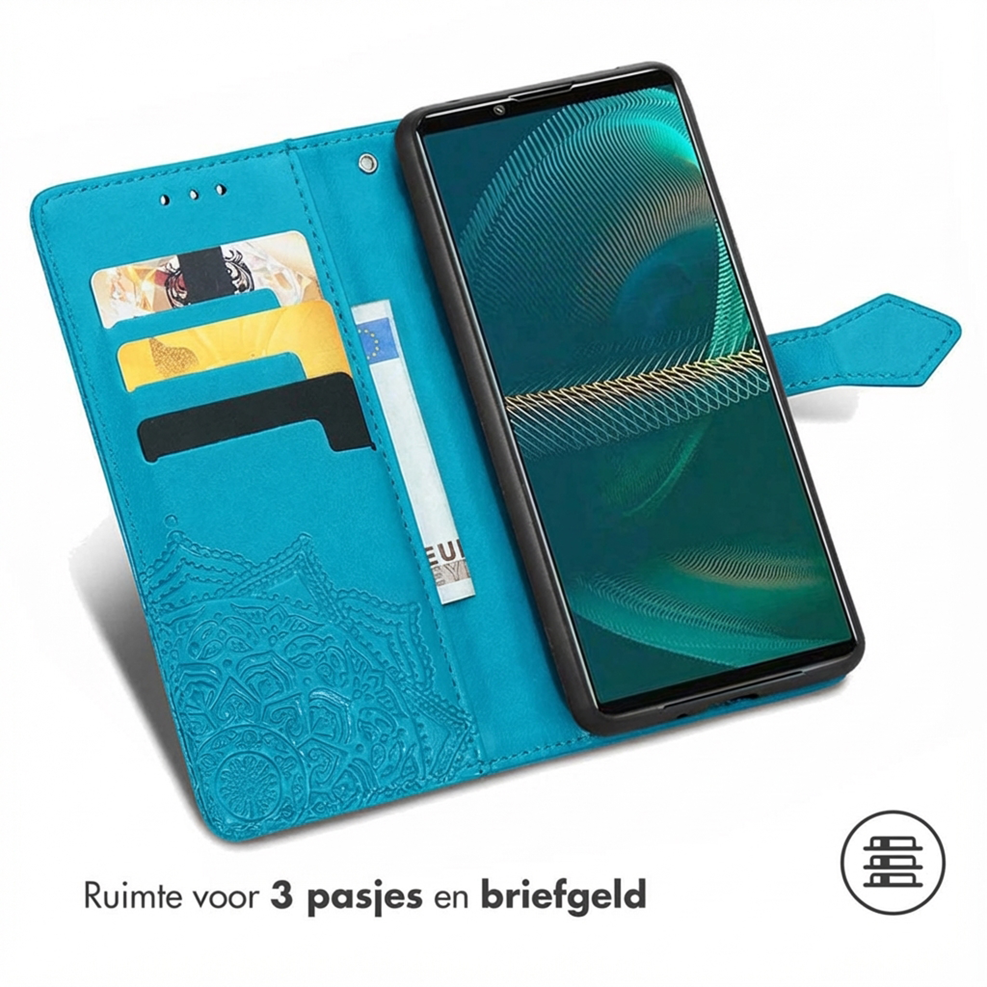 Étui de téléphone bleu avec fentes pour cartes, motif mandala et smartphone.