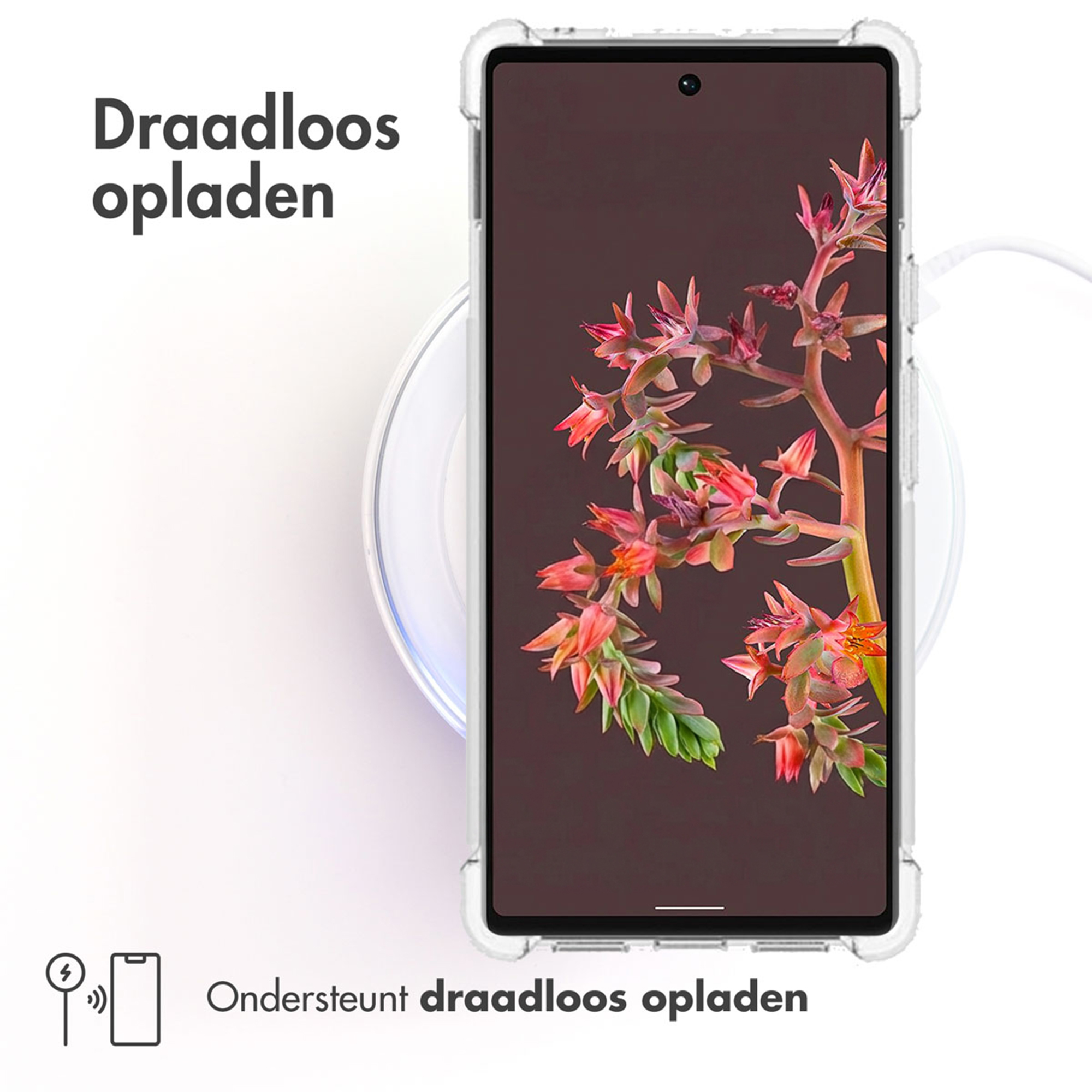 Een smartphone met bloemenpatroon op het scherm laadt draadloos op.