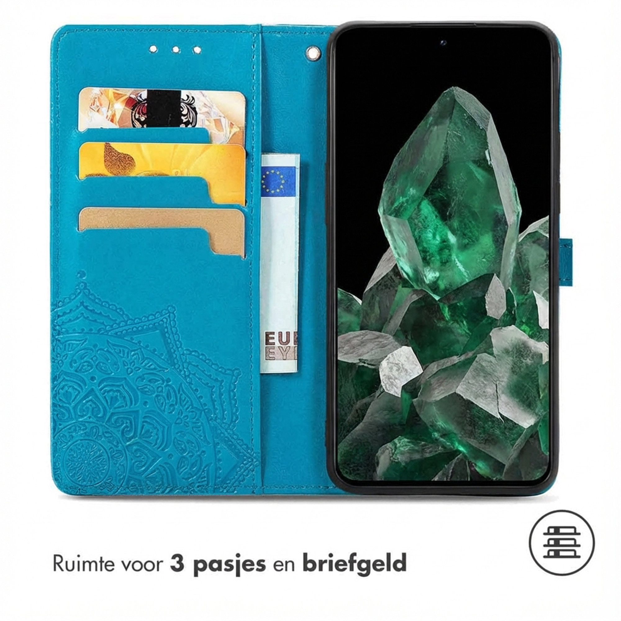 Turquoise telefoonhoesje met kaartsleuven en kristallen achtergrond.