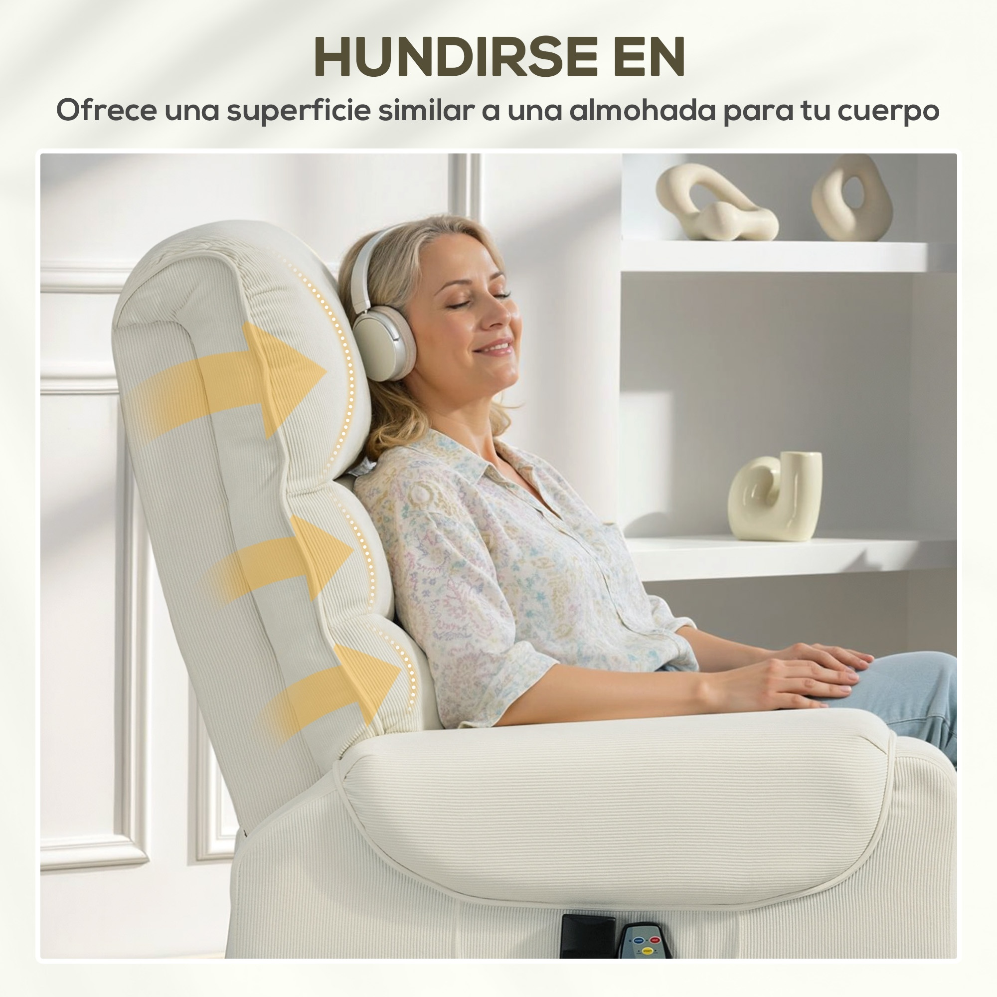 Una mujer con auriculares se relaja en un sillón reclinable beige con flechas amarillas.