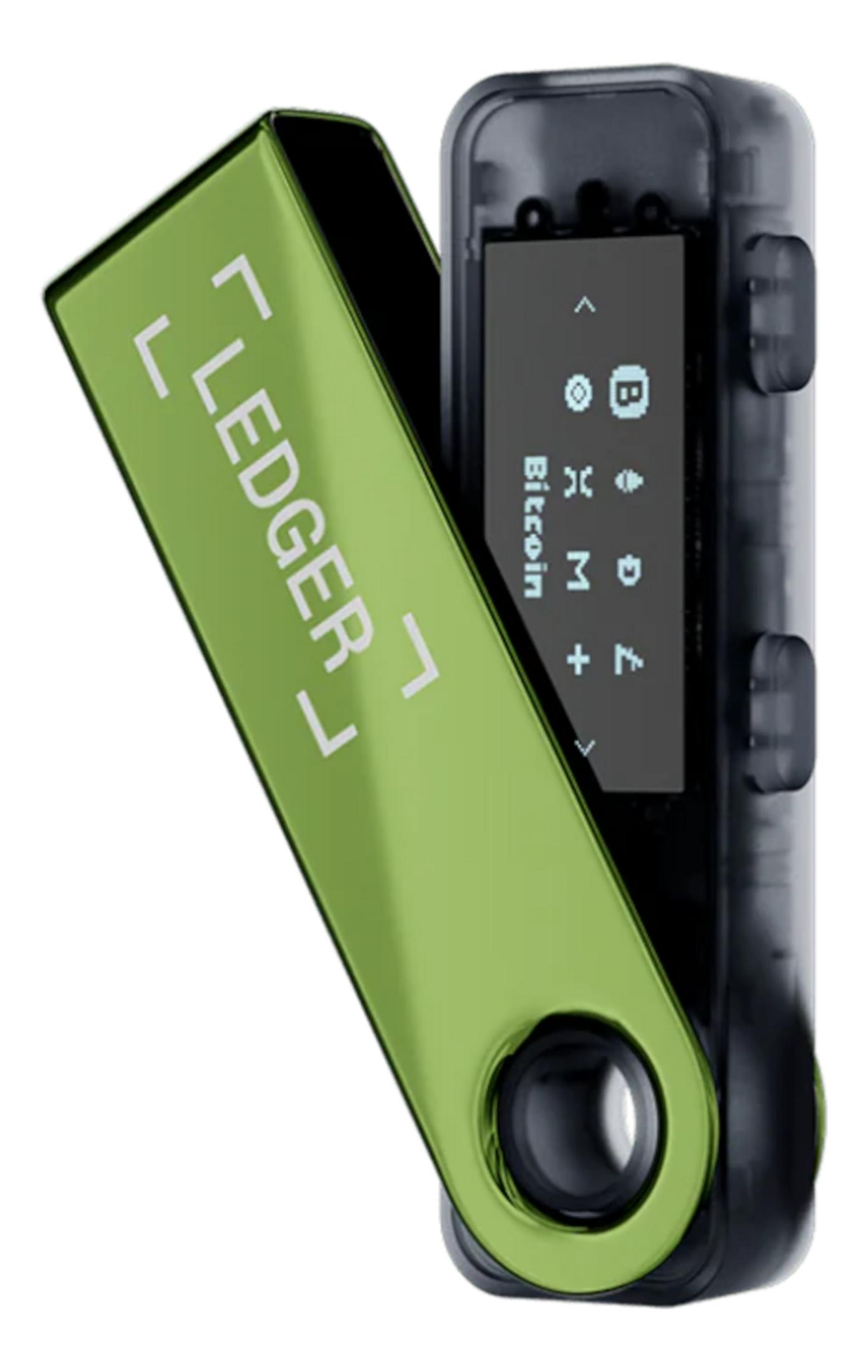 Een groen Ledger-apparaat met zwarte behuizing en een scherm dat Bitcoin toont.