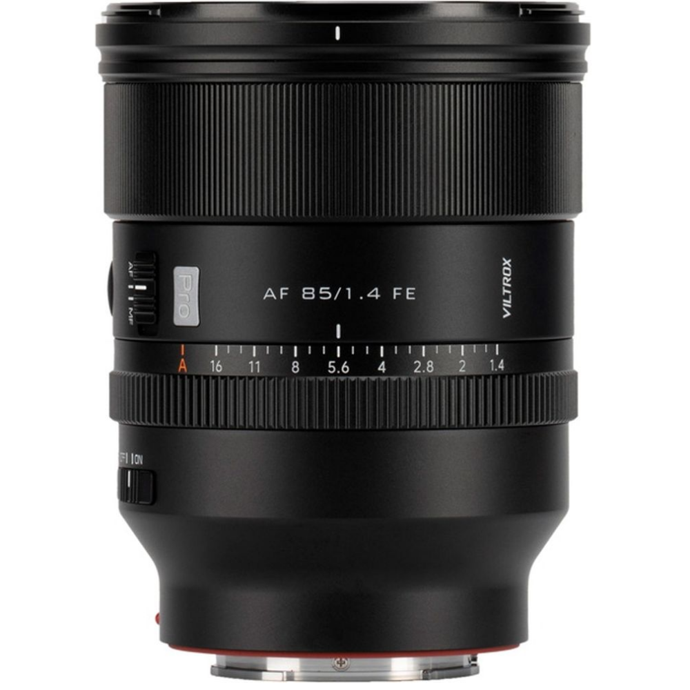 Zwarte Viltrox AF 85mm f/1.4 FE lens met diafragmaring en AF/MF-schakelaar.