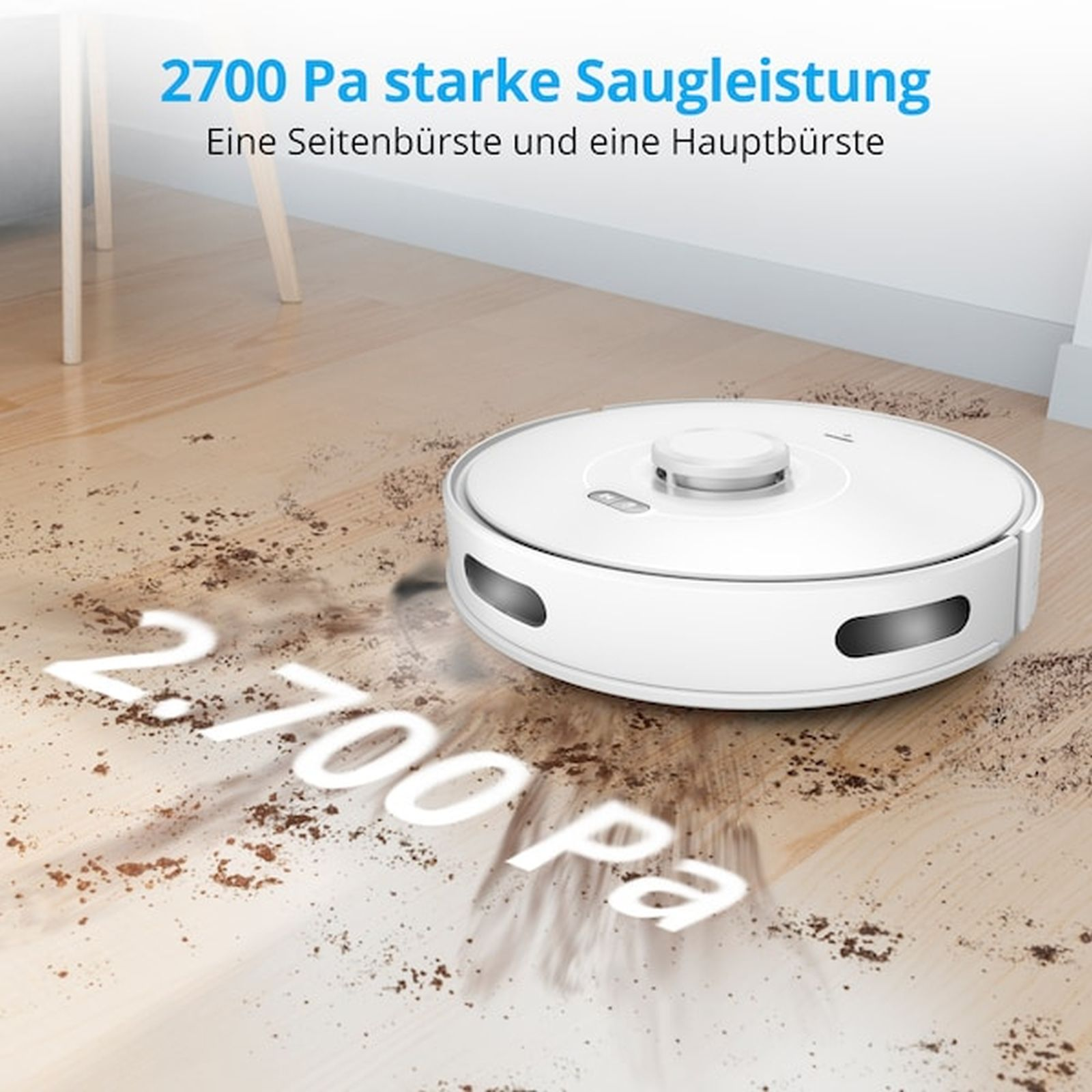 Ein weißer Saugroboter reinigt einen Holzboden von Schmutz. 2700 Pa Saugkraft.