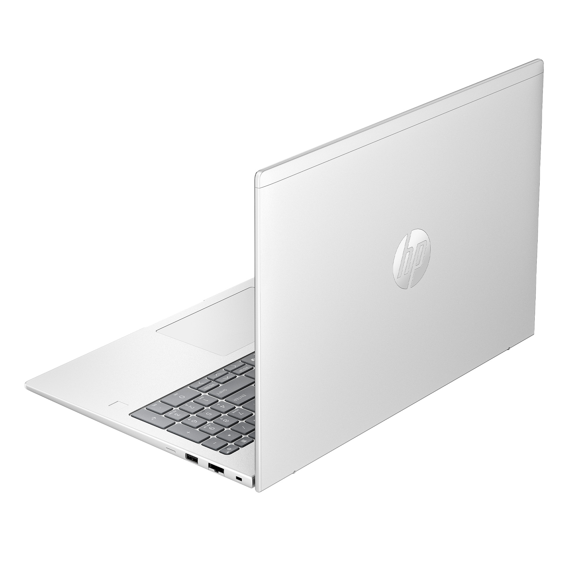 Gümüş rengi HP dizüstü bilgisayar beyaz arka plan üzerinde gösteriliyor.