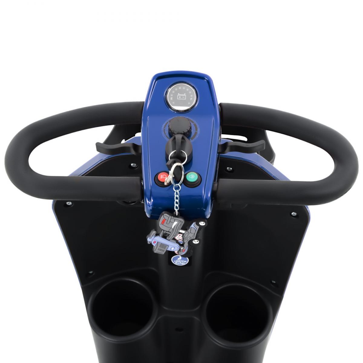 Blauer Roller-Griff mit Schlüsseln, Knöpfen und Tassenhaltern.