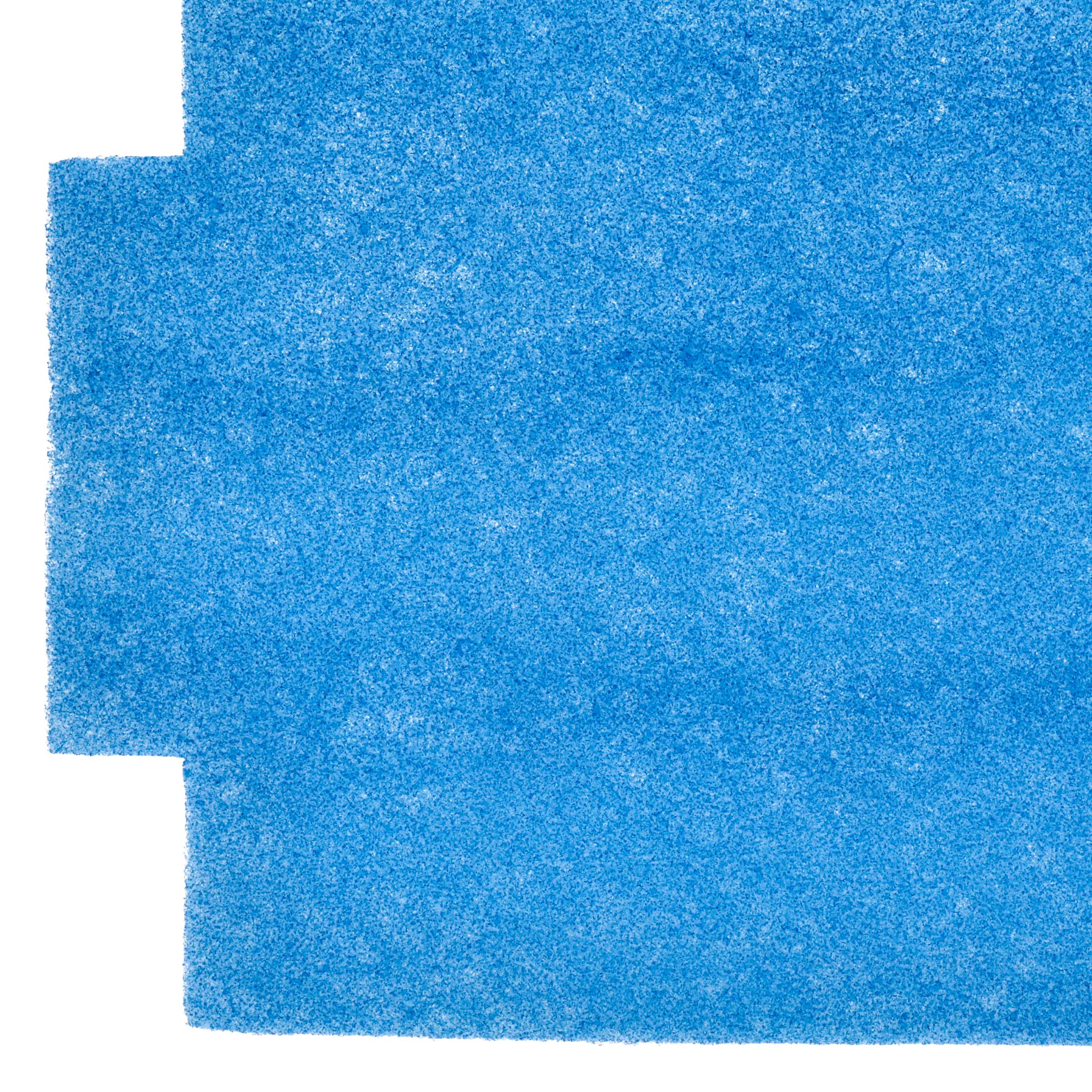 Ein blauer, rauer Schwammstreifen mit weißem Hintergrund.