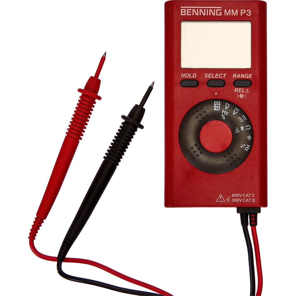Ein rotes Multimeter von Benning mit roten und schwarzen Messleitungen.