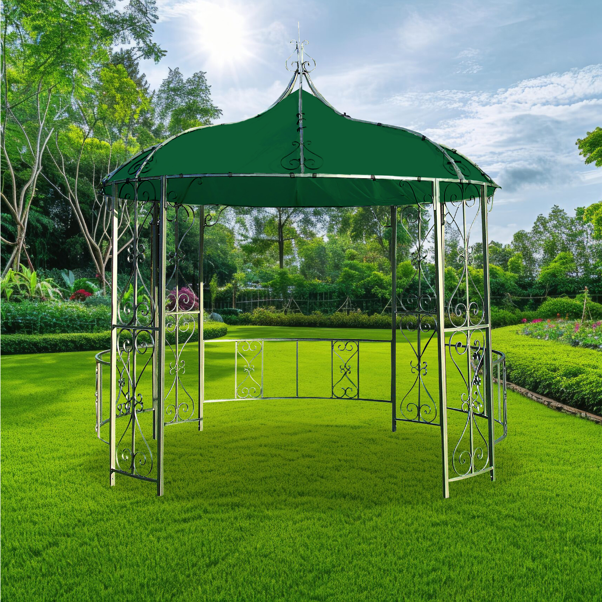 Ein grünes Gazebo steht auf einem üppigen Rasen mit Bäumen und Blumen im Hintergrund.