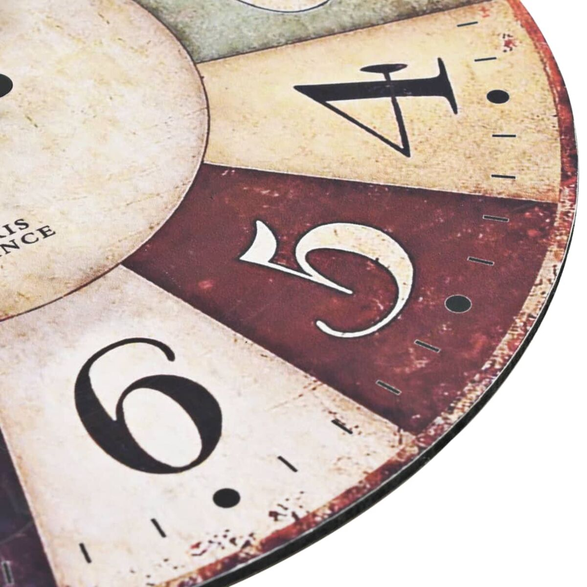 Detail einer Uhr mit den Ziffern 4, 5 und 6. Altertümliches Design.