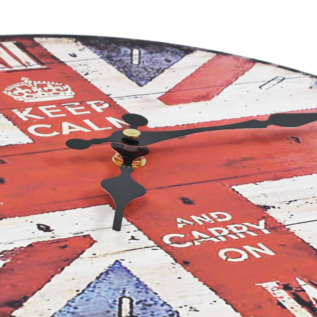 Ein Uhr mit dem Union Jack Design und den Worten 'Keep Calm and Carry On'.